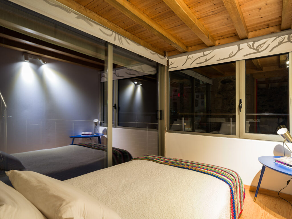 El sillón transformado en cama